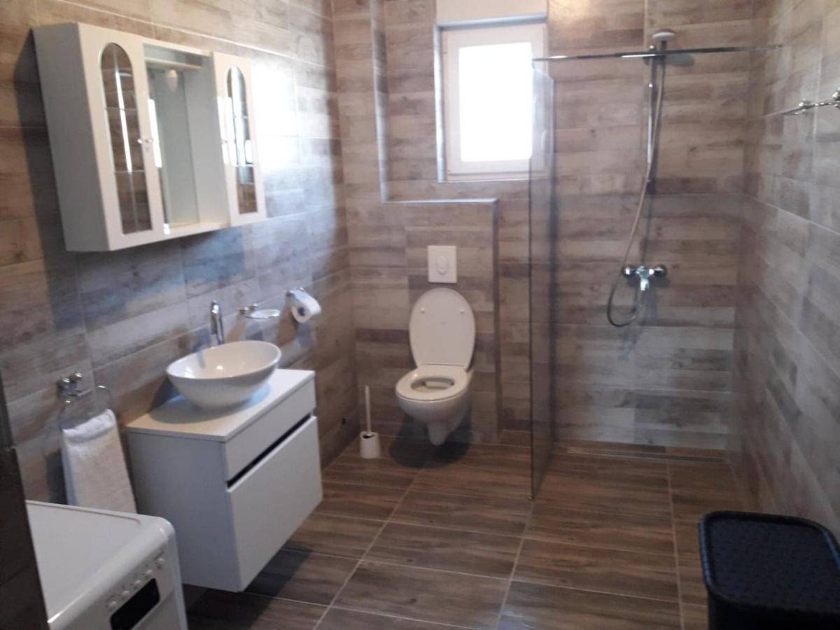 Apartman Sandra Vodice Luaran gambar